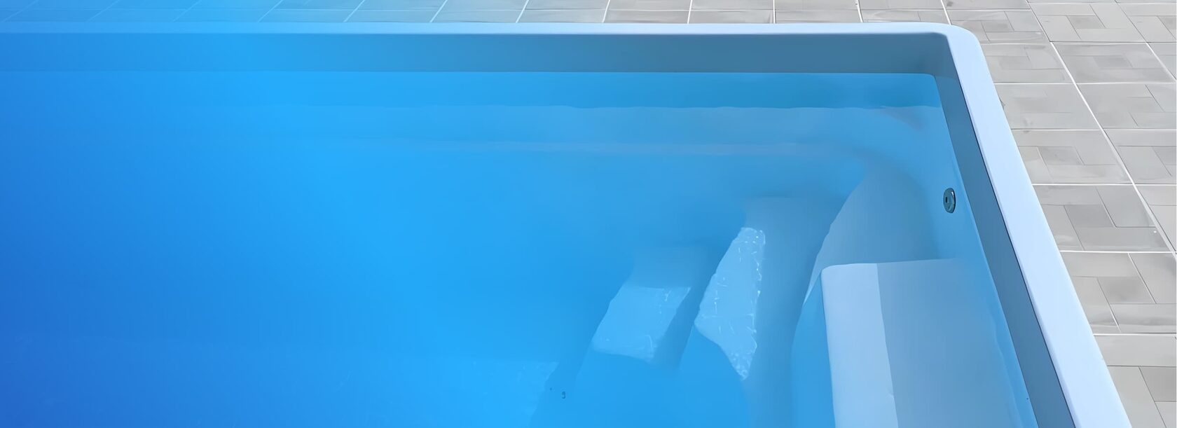 Бордюрный камень для бассейна — установка в Москве