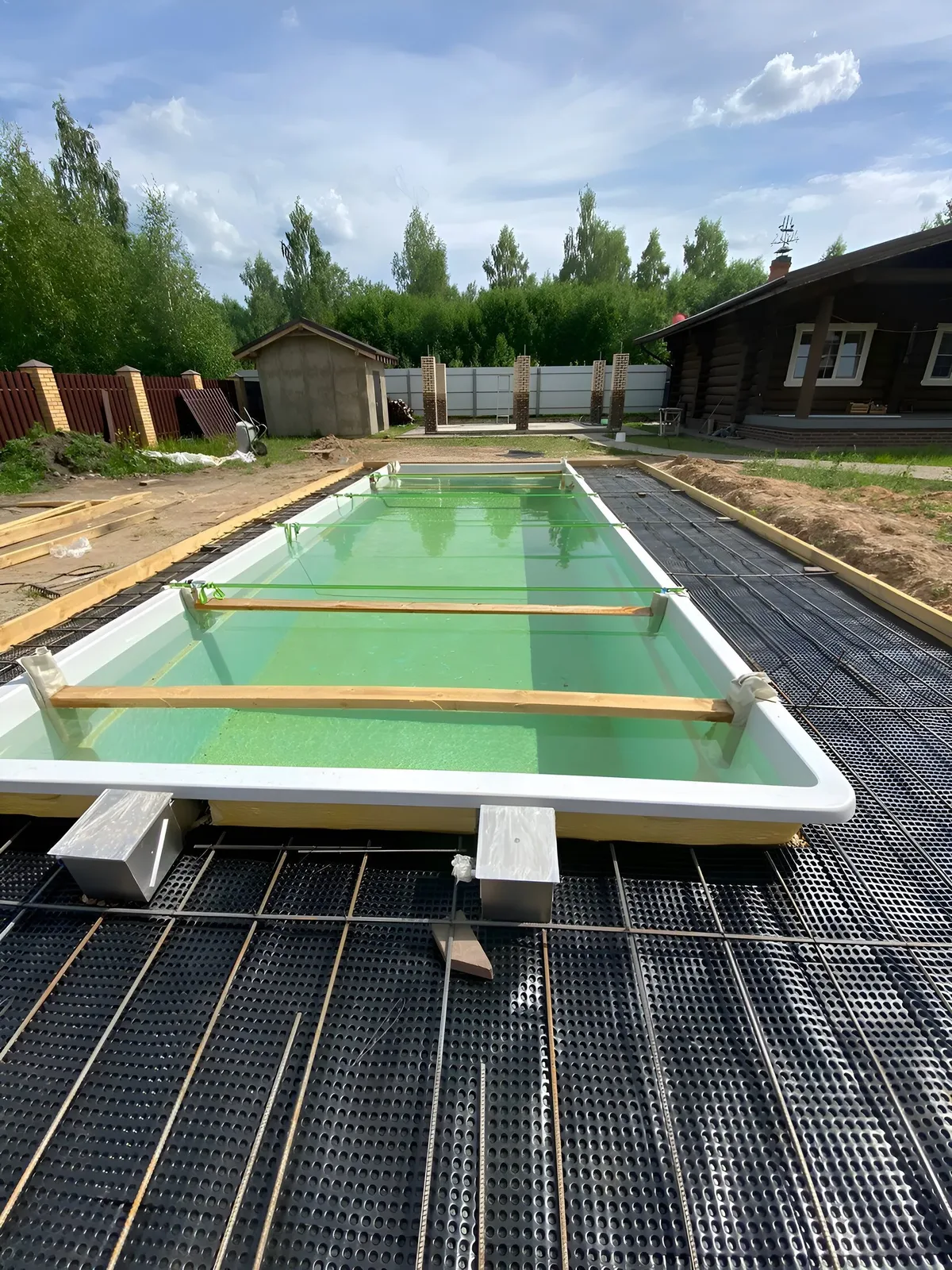 Laguna 9 — вечернее освещение в Москве